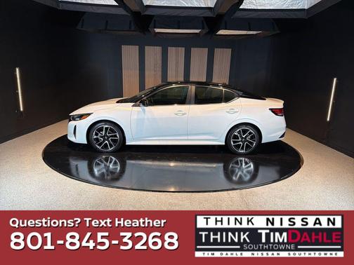 Aspen White Tricoat/Super Black 2024 Nissan Sentra SR