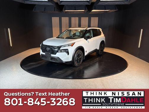 Everest White Pearl Tricoat 2026 Nissan Rogue Dark Armor