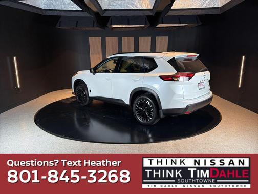 Everest White Pearl Tricoat 2026 Nissan Rogue Dark Armor