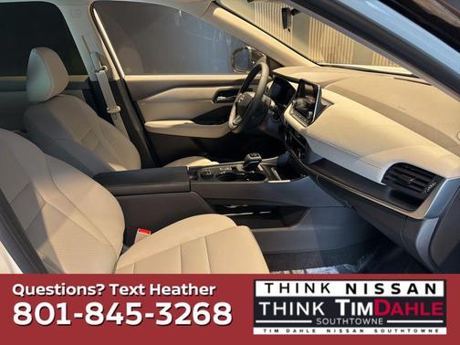 Everest White Pearl Tricoat 2026 Nissan Rogue Dark Armor