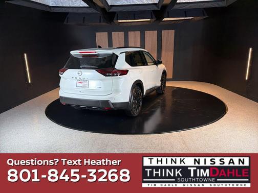 Everest White Pearl Tricoat 2026 Nissan Rogue Dark Armor