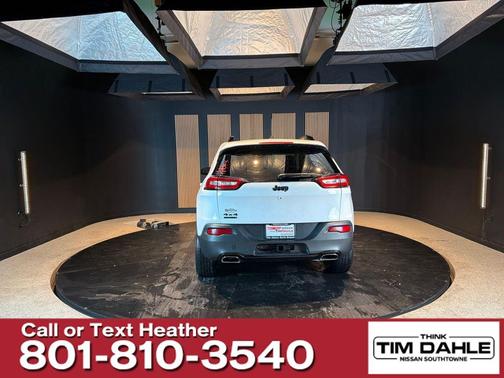 Bright White Clearcoat 2016 Jeep Cherokee Limited