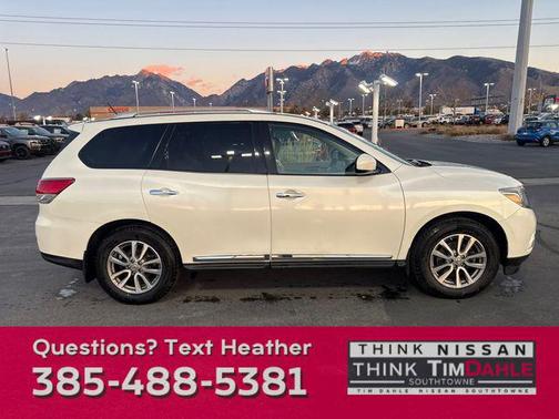 Pearl White 2016 Nissan Pathfinder SL