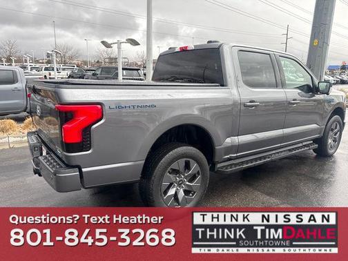 2025 Ford F-150 Lightning Flash