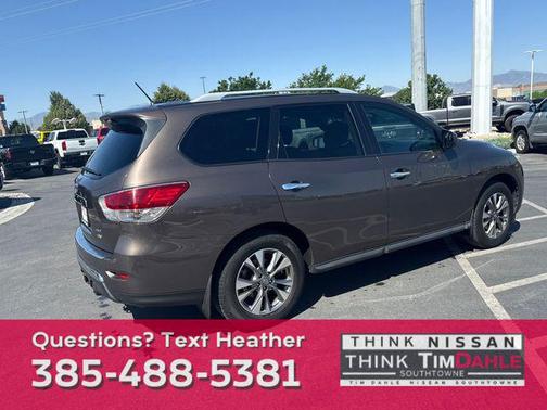 2016 Nissan Pathfinder SV