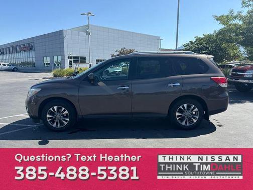 2016 Nissan Pathfinder SV