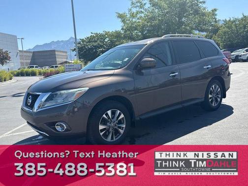 2016 Nissan Pathfinder SV
