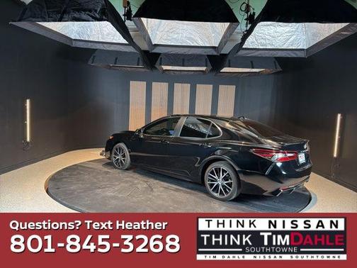 Black 2023 Toyota Camry SE