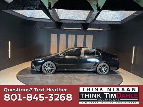 Black 2023 Toyota Camry SE