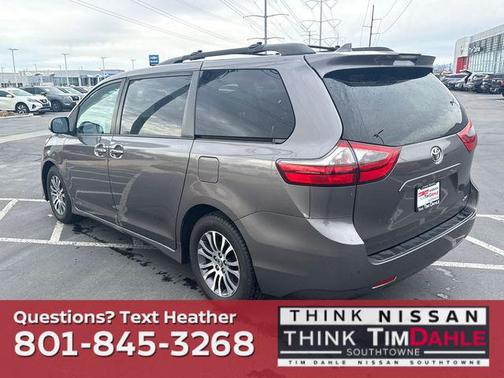 2020 Toyota Sienna XLE