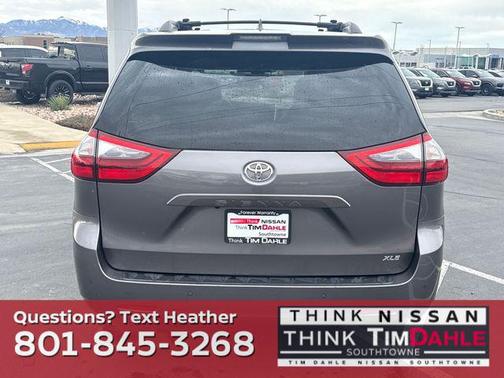 2020 Toyota Sienna XLE