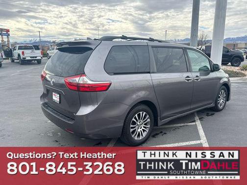 2020 Toyota Sienna XLE