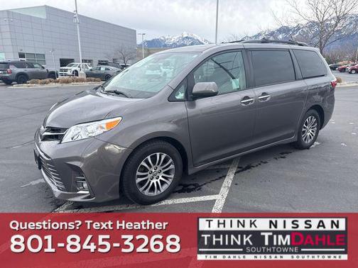 2020 Toyota Sienna XLE