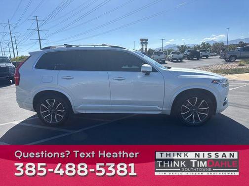 2017 Volvo XC90 T6 Momentum