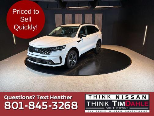 Glacial White Pearl 2021 Kia Sorento EX