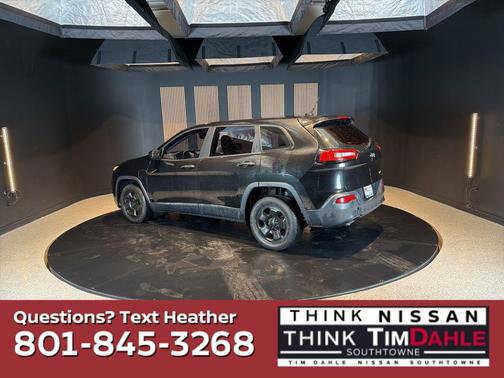 Brilliant Black Crystal Pearlcoat 2016 Jeep Cherokee Sport