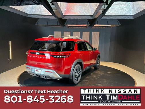 2025 Nissan Pathfinder Platinum 4WD