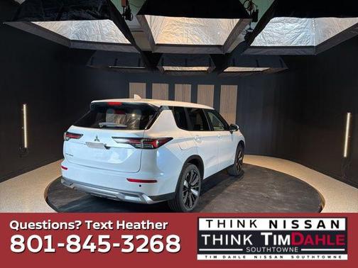 White 2025 Mitsubishi Outlander SE 2.5 S-AWC