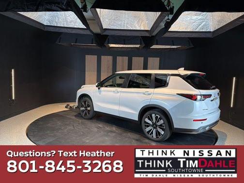 White 2025 Mitsubishi Outlander SE 2.5 S-AWC