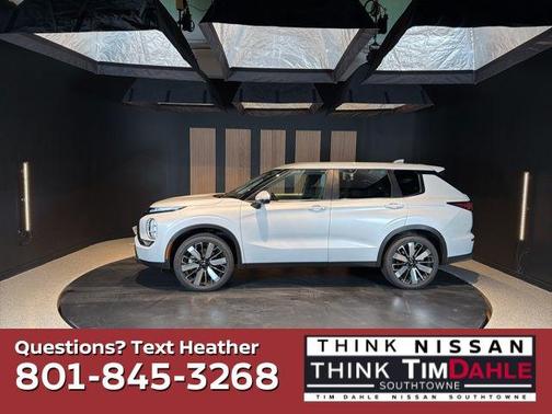 White 2025 Mitsubishi Outlander SE 2.5 S-AWC