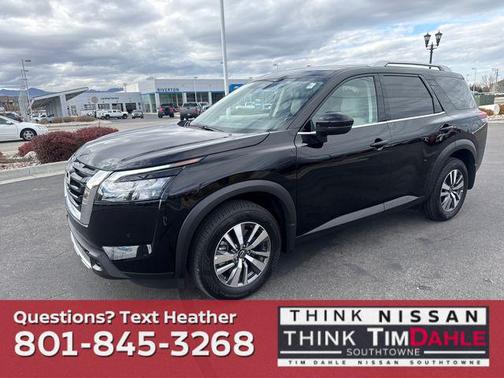 2025 Nissan Pathfinder SL 4WD