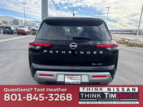 2025 Nissan Pathfinder SL 4WD