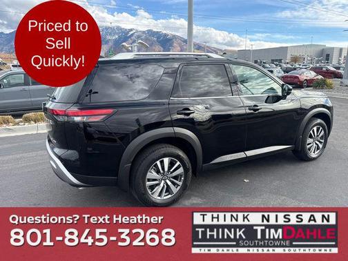 2025 Nissan Pathfinder SL 4WD