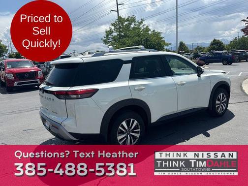2023 Nissan Pathfinder SL 4WD