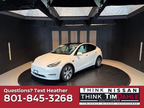 Pearl White Multi-Coat 2022 Tesla Model Y Long Range Dual Motor All-Wheel Drive