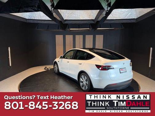 Pearl White Multi-Coat 2022 Tesla Model Y Long Range Dual Motor All-Wheel Drive