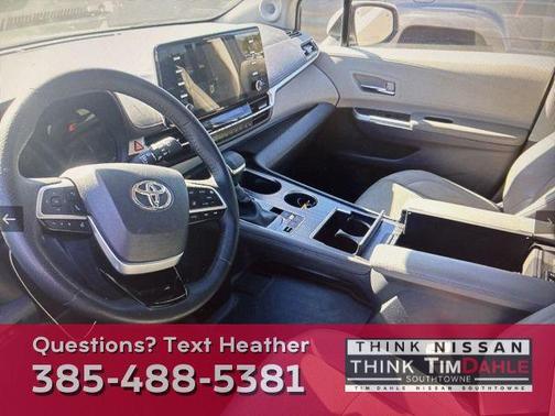 2022 Toyota Sienna Limited