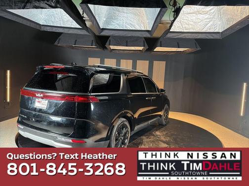 Aurora Black 2022 Kia Carnival SX