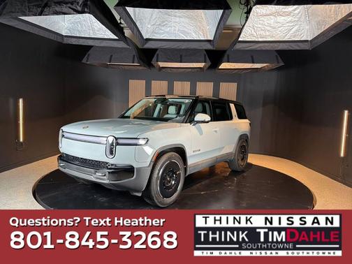 2025 Rivian R1S
