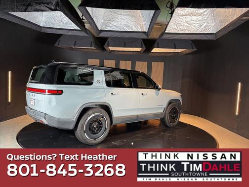 2025 Rivian R1S
