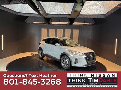 Boulder Gray Pearl 2024 Nissan Kicks SV