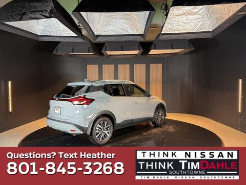Boulder Gray Pearl 2024 Nissan Kicks SV