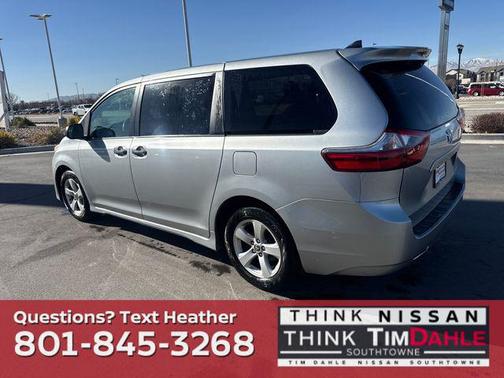 2020 Toyota Sienna SE