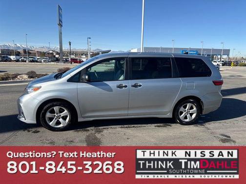 2020 Toyota Sienna SE