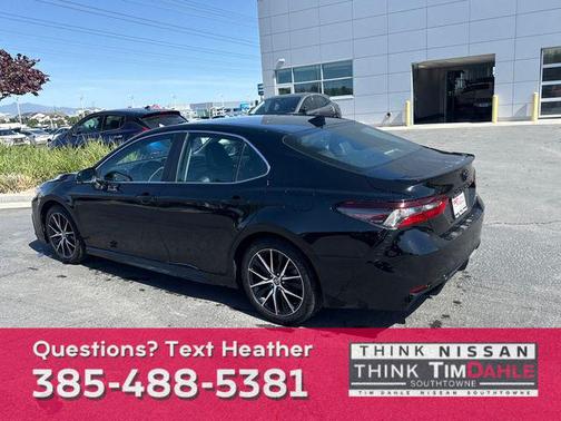 2022 Toyota Camry SE