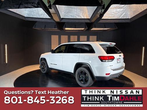 Bright White Clearcoat 2020 Jeep Grand Cherokee Upland