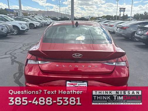 2022 Hyundai ELANTRA SE