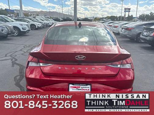 2022 Hyundai ELANTRA SE