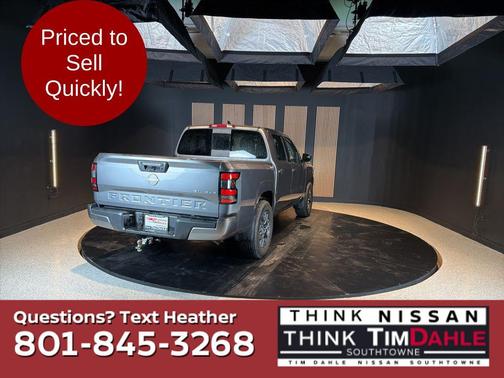 Gun Metallic 2024 Nissan Frontier SL