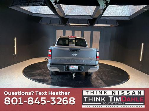 2024 Nissan Frontier SL