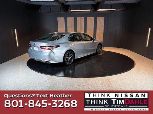 Celestial Silver Metallic 2023 Toyota Camry SE