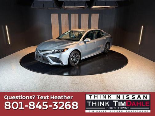 Celestial Silver Metallic 2023 Toyota Camry SE