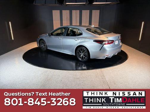 Celestial Silver Metallic 2023 Toyota Camry SE