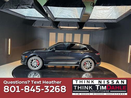 2023 Porsche Macan Macan