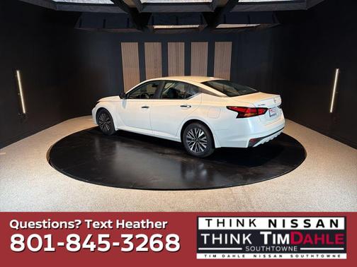 Pearl White Tricoat 2024 Nissan Altima 2.5 SV