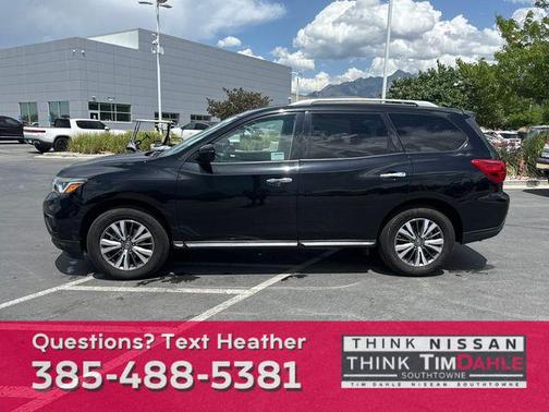 2019 Nissan Pathfinder SV